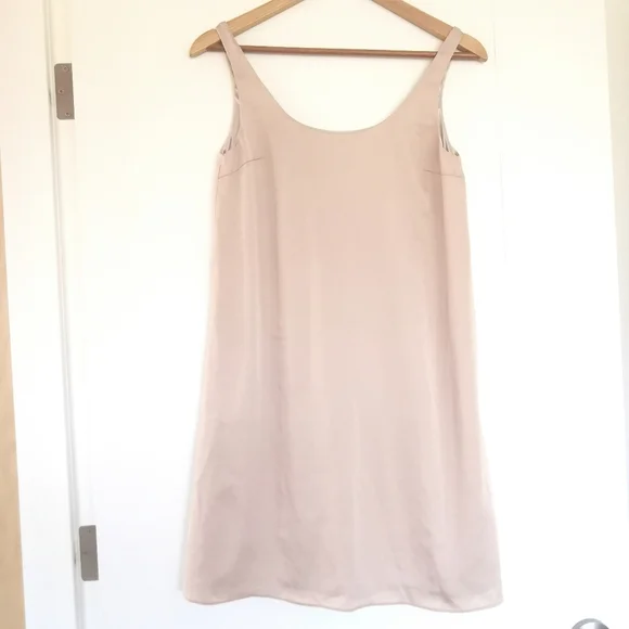 Dress - Picture 3 of 6